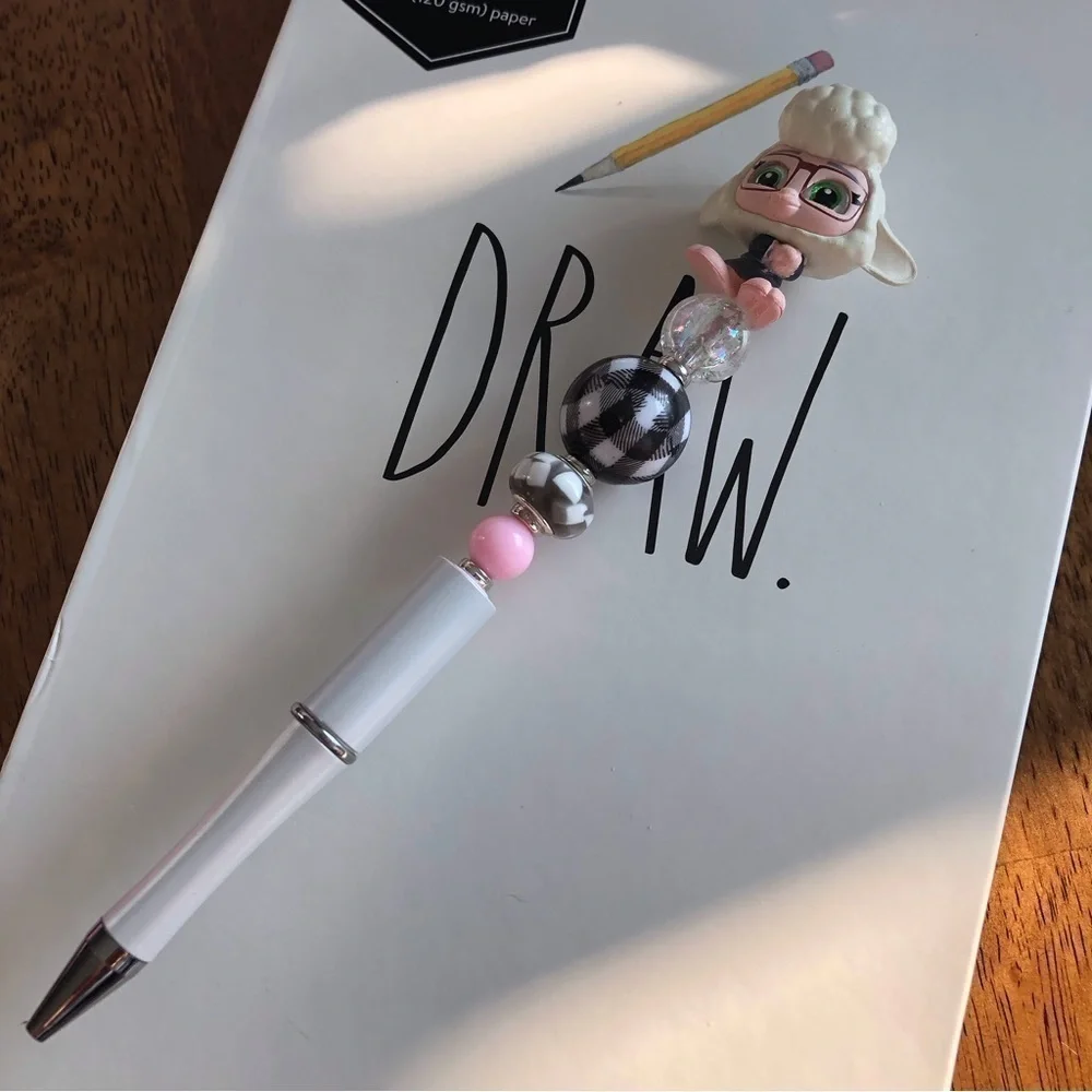 Disney Doorables: Zootopia: Bellwether handmade beaded pen
